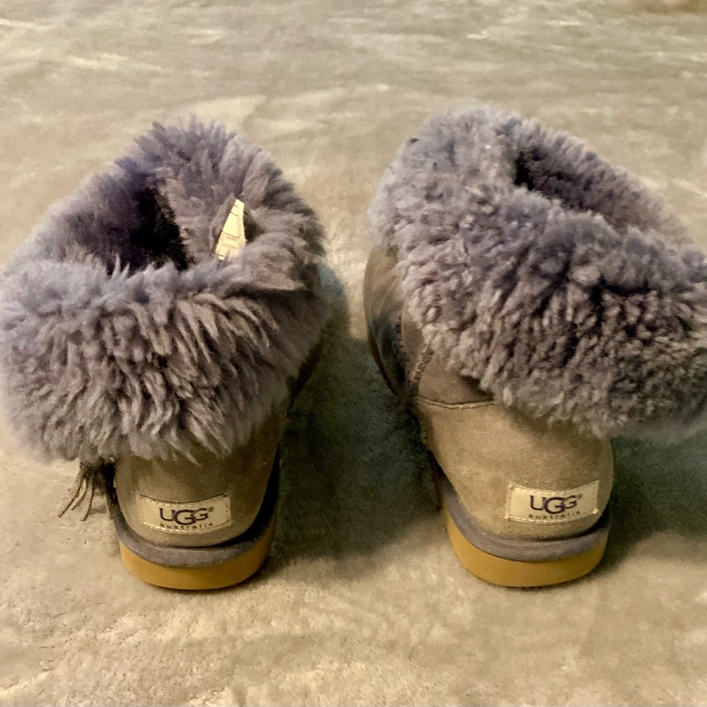 UGGS - Picture 5 of 5